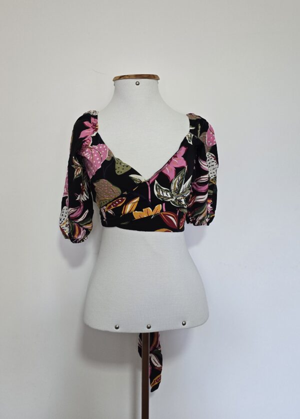 CROPPED FLORIDO COM ETIQUETA