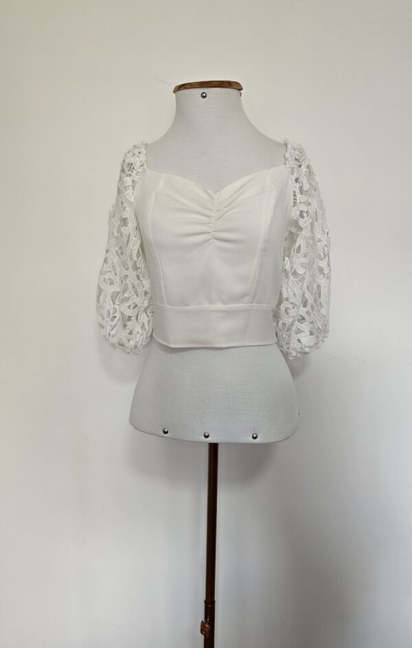 BLUSA CROPPED BRANCA RENDA