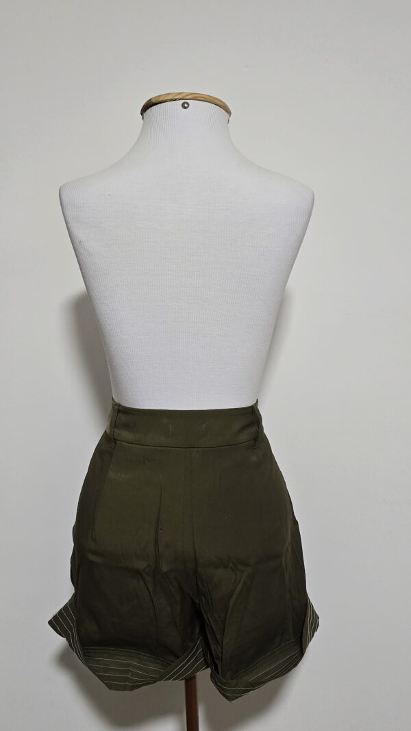 SHORTS VERDE MILITAR - Image 2