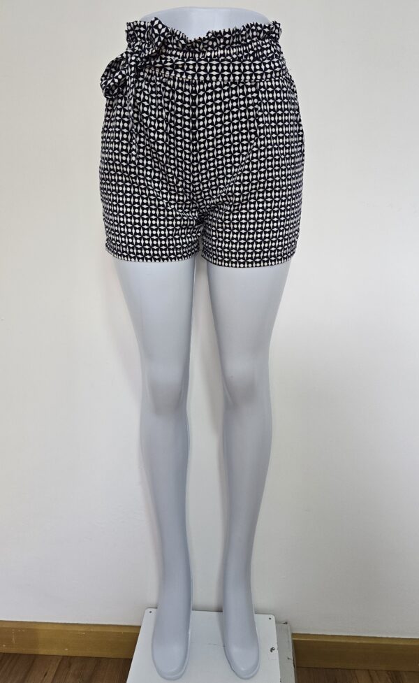 SHORTS GEOMETRICO BRANCO E AZUL
