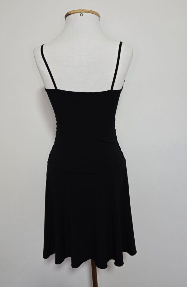 VESTIDO PRETO APLICAÇÕES - Image 2