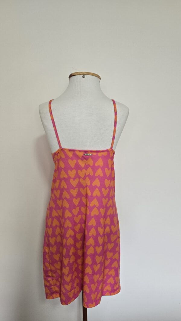 VESTIDO CURTO ESTAMPADO COM ETIQUETA - Image 2